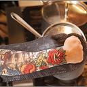 oven-mitt-action-590