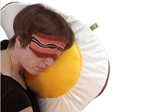 bacon-eggs-pillow