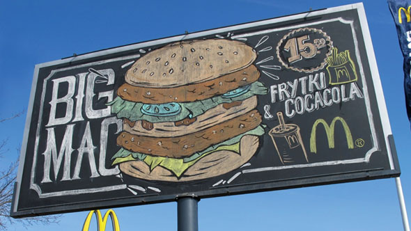 chalk-billboard-redrawn-twice-daily-highlights-freshness-mcdonalds-149383