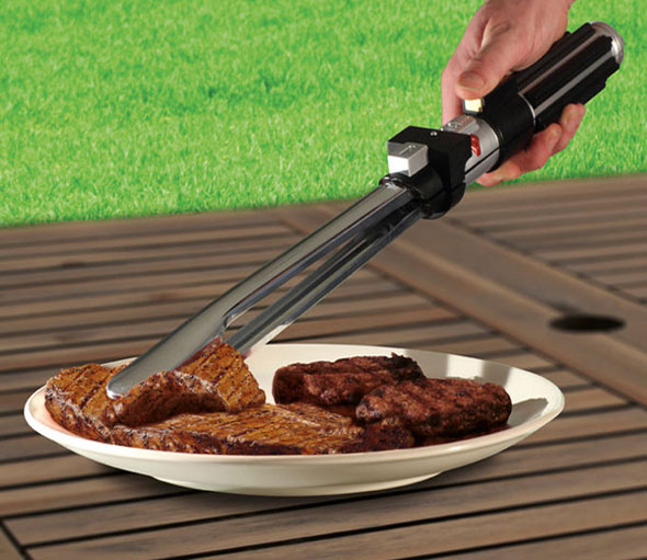 star-wars-lightsaber-tongs