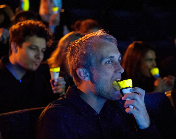 glow-in-the-dark-cornetto-bompas-parr-designboom-01