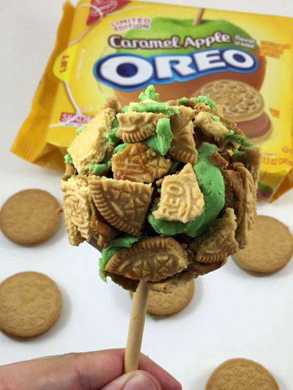 Caramel-AppleOreoCoatedCaramelApples