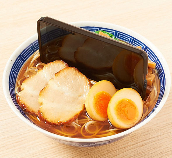 ramen-iphone-dock-2