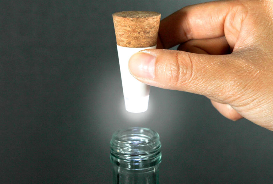 rechargeable-bottle-light