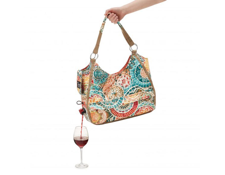 wine-dispensing-hand-bag